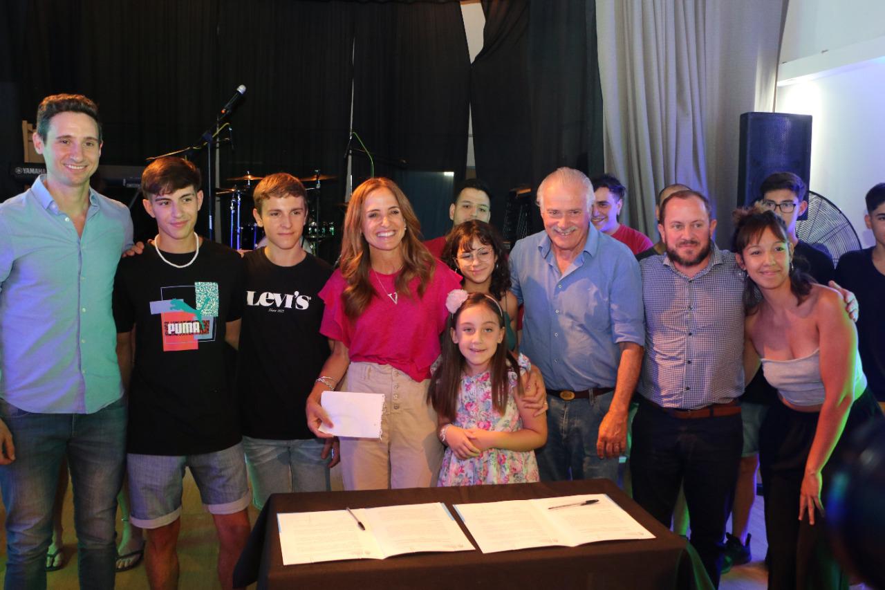 fb26809a-c46f-4e89-b7c1-49b1848ac9fa